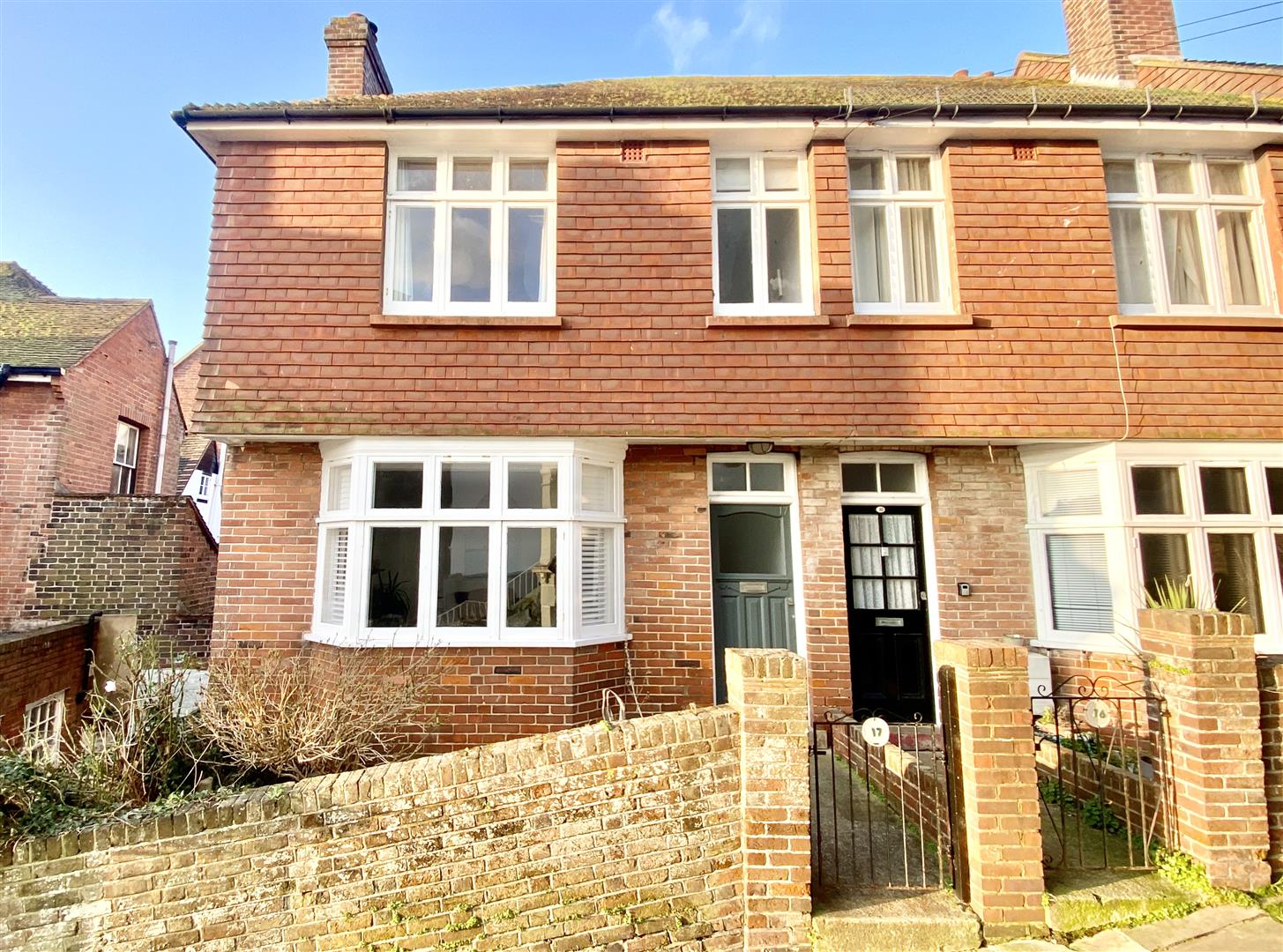 3 bed property in Cobourg Place, Old Town, Hastings